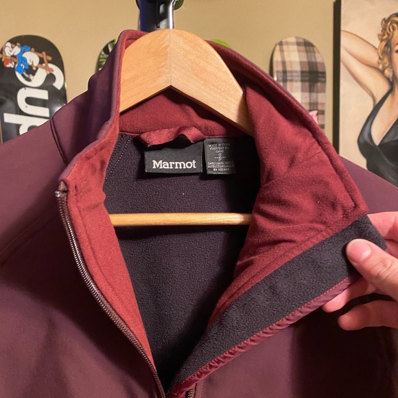 $120 Marmot Burgundy jacket shell zip up waterproof - Picture 4 of 8